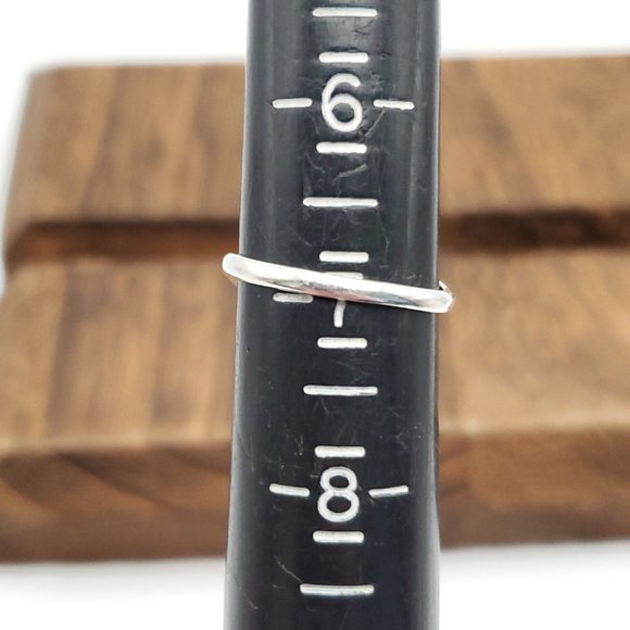 Size 7 925 Sterling Silver Unique Design Abstract Style Ring - Picture 5 of 7